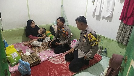 Akp Rinaldi Polsek Teluk Nibung Beri Bantuan kepada Balita Penderita Hidrosefalus ...