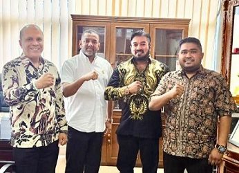 Anggota DPRD Medan Rommy Van Boy saat menerima audensi pengurus Lembaga Kerukuran Forum Masyarakat India Indonesia (LK-FORMASII). (Foto Ist)