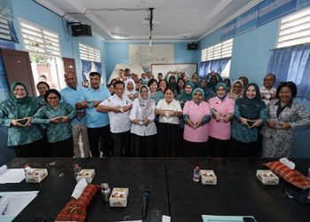 Ketua TP PKK Kota Pematangsiantar Ny Liswati Wesly Silalahi berkunjung ke Kantor Camat Siantar Barat dan Kantor Lurah Martoba Kecamatan Siantar Utara