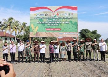 Kapolres Pematangsiantar AKBP Sah Udur T.M. Sitinjak SH. SIK. MH mengikuti kegiatan Penanaman Jagung Serentak Kuartal IV Tahun 2025