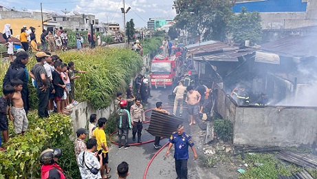 3 Bangunan Semi Permanen di Jalan Bangsal Dilalap Sijago Merah