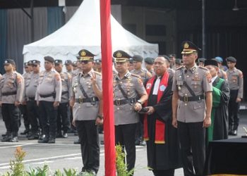 Kapolda Sumut, Irjen Pol Whisnu Hermawan Februanto, memimpin upacara sertijab Kapolrestabes Medan dan Direktur Narkoba Polda Sumut