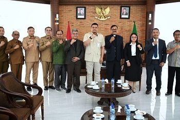 Gubsu Bobby Nasution saat menerima audiensi Panitia Sinode HKI ke-65 di Kantor Gubernur Sumut, Jalan Diponegoro, Medan. (Foto Ist)