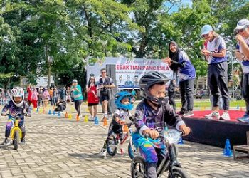 Wakil Wali Kota Pematangsiantar Herlina dan Kapolres Pematangsiantar AKBP Sah Udur T.M. Sitinjak SH. SIK. MH hadiri Peringatan Haornas ke-42 Tahun 2025 di di Lapangan Adam Malik