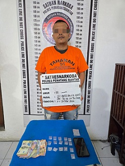 Tersangka ZAP dan barang bukti