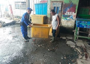 Personil Satpolair Polres Tanjungbalai Sambangi Nelayan