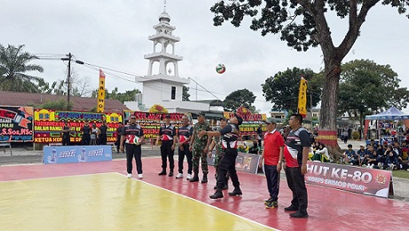 Danyon B Pelopor Sat Brimob Polda Sumut, Kompol Bima Anggalaksana, S.I.K. M.I.K pemukulan bola pertama membuka Turnamen Bola Voli Antar Pelajar Sambut HUT ke 80 Korps Brimob Polri