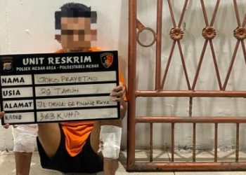 Pelaku " rayap besi " JP alias Kakek yang ditangkap Tim Reskrim Polsek Medan Area. (Foto Ist)