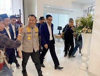 Kapolrestabes Medan Kombes Pol Dr. Jean Calvijn Simanjuntak dan Ketua DPW Partai NasDem Sumut Iskandar, S.T. (Foto Ist)