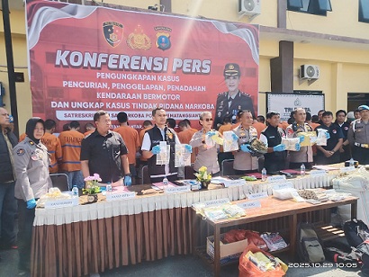 Kapolres Pematangsianțar AKBP Sah Udur T.M. Sitinjak SH. SIK. MH pimpin langsung Konfrensi pers