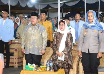 Wali Kota Pematangsiantar Wesly Silalahi SH MKn didampingi Ketua TP PKK Ny Liswati Wesly Silalahi dan Kapolres Pematangsiantar AKBP Sah Udur Sitinjak SH. SIK. MH hadiri acara Penyerahan Hadiah kepada Pemenang Festival Anak Sholeh (FASI) XIII sekaligus Pelantikan Pengurus DPD BKPRMI Kota Pematangsiantar
