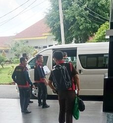 Tim Penyelidikan Kejati Sumut usai melakukan penggeledahan di Kantor BPKPD Kota Tebingtinggi