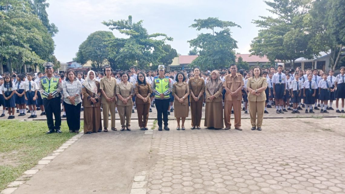 Kanit Kamsel IPDA Serly Tarigan menggelar kegiatan Police Goes To School bertempat di SMP Negeri 5