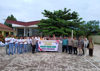 Kapolsek Tanah Jawa Kompol Asmon Bufitra, S.H., M.H hadir menjadi pembinaan upacara di SMK Nusantara