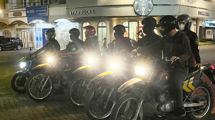 Timsus Dayok Mirah Polres Pematangsiantar melaksanakan patroli malam