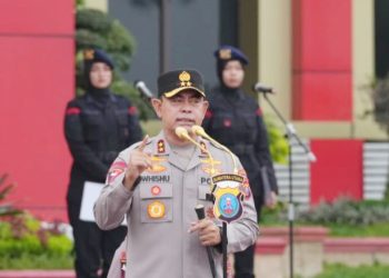Kapolda Sumut Irjen Pol Whisnu Hermawan Februanto pimpin apel gabungan personel Polda Sumut di Lapangan Depan Mako Polda Sumut, Senin (Foto Ist)