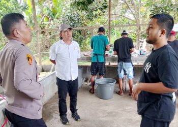 Kapolsek Bangun AKP Radiaman Simarmata bersama anggota Tinjau Operasional Perdana SPPG Yayasan Asta Cita Sangnawaluh