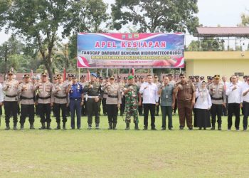 Kapolres Pematangsiantar AKBP Sah Udur T.M. Sitinjak SH. SIK. MH pimpin pelaksanaan Apel gabungan dalam rangka Kesiapan Tanggap Bencana Hidrometeorologi