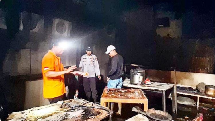 Personil Polres Tanjungbalai saat olah TKP