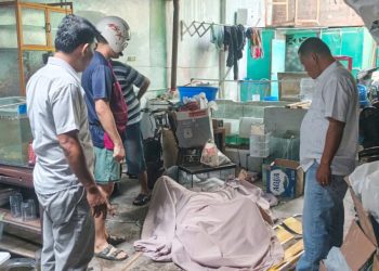 Personil Polsek Sianțar Utara saat cek TKP dan temukan jenajah korban LA