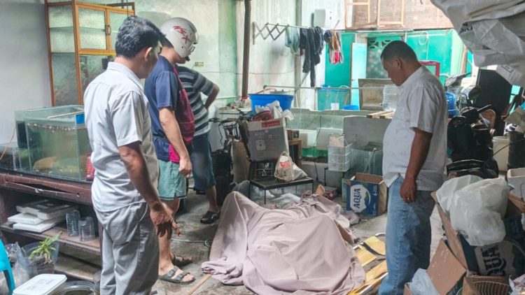 Personil Polsek Sianțar Utara saat cek TKP dan temukan jenajah korban LA