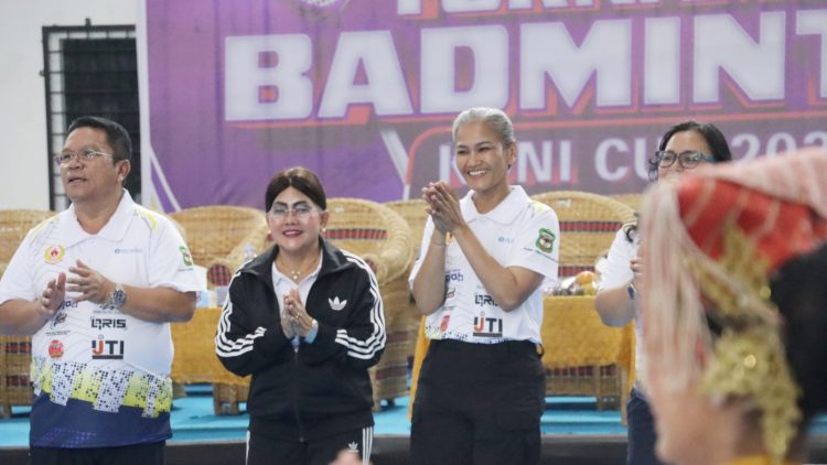 Kapolres Pematangsiantar AKBP Sah Udur T.M. Sitinjak SH. SIK. MH Buka Turnamen Badminton KONI Cup 2025 Memperebutkan Piala Kapolres Pematangsiantar