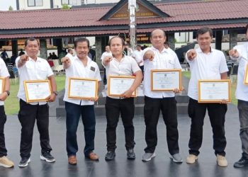 Personil Intel Korem 022/PT menerima penghargaan Berhasil Amankan Penyalahguna Narkoba