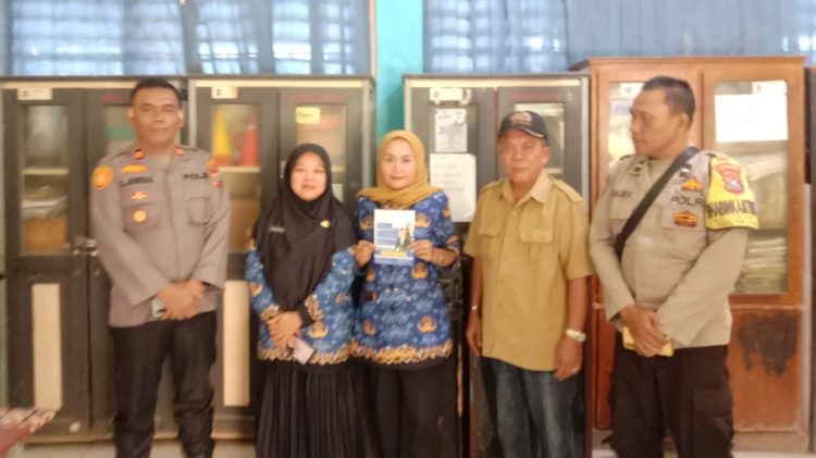 Kapolseķ TBU IPTU Sawal Simanjuntak, SH melaksanakan kegiatan sosialisasi di SMP Negeri Satu Atap