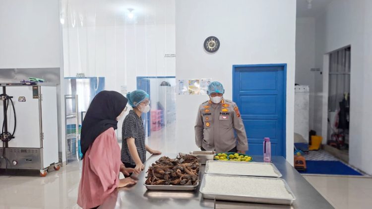 Kapolres Simalungun AKBP Marganda Aritonang, S.H. S.I.K. M.M pimpin pengecekan dan monitoring aktivitas operasional SPPG Polres Simalungun