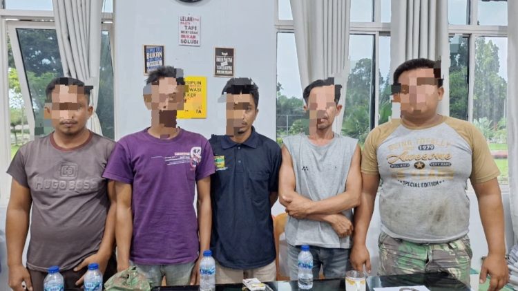 Para pelaku pencurian dan penadah TBS