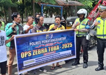Personil Sat Lantas Polres Pematangsiantar Penyuluhan kepada Ojol 
