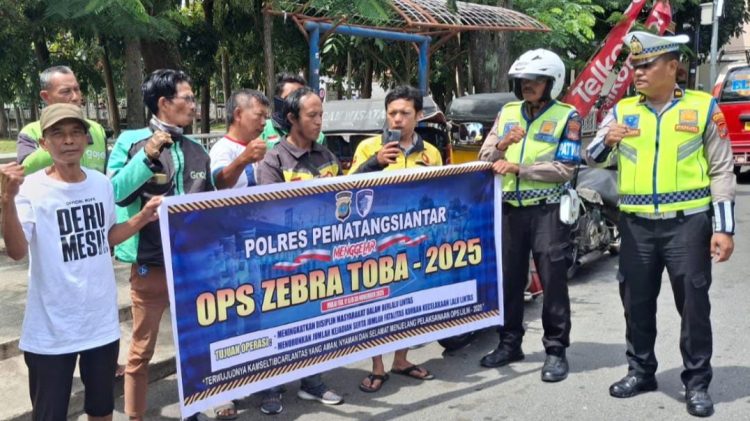 Personil Sat Lantas Polres Pematangsiantar Penyuluhan kepada Ojol 