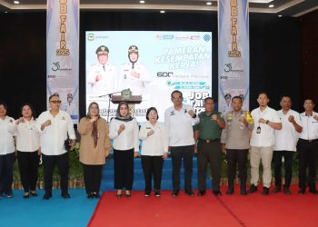Wakapolres Pematangsiantar Kompol Budiono Saputro, SH. MH mewakili Kapolres Pematangsianțar menghadiri Pembukaan Pameran Job Fair Sianțar