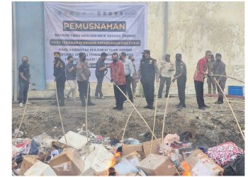 Kapolsek Teluk Nibung AKP SRT Siburian, SH hadiri Pemusnahan Barang Milik Negara (BMN)