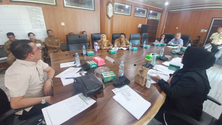 Komisi 4 DPRD Medan minta Satpol PP Medan segera bongkar tembok pagar di Jl Menteng Raya Gg Swasta lingkungan 16, Kelurahan Binjai, Kecamatan Medan Denai hal ini diputuskan dalam RDP. (Foto Ist)