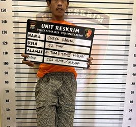 Pelaku pencurian 28 unit laptop yang ditangkap Polsek Medan Area. (Foto Ist)