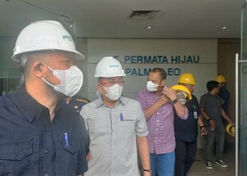 Ketua Komisi 4 DPRD Kota Medan, Paul Mei Anton Simanjuntak dan Wakil Ketua DPRD Kota Medan, Hadi Suhendra dan sejumlah OPD Pemko Medan saat sidak ke PT Permata Hijau Palm Oleo, Selasa (Foto Romulo)