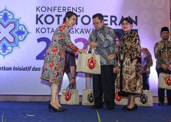 Wali Kota Pematangsiantar Wesly Silalahi SH MKn didampingi Ketua TP PKK Ny Liswati Wesly Silalahi menghadiri Konferensi Kota Toleran (KKT) di Kota Singkawang Provinsi Kalimantan Barat