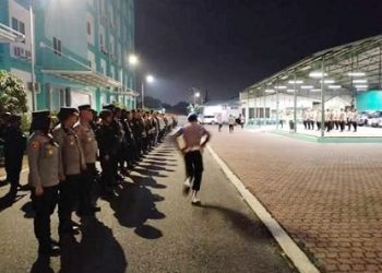 Wakapolrestabes Medan, AKBP Rudi Silaen pimpin Apel Kegiatan Rutin Yang Ditingkatkan (KRYD) di Kampus Pascasarjana UMSU, Jalan Denai Medan. (Foto Ist)