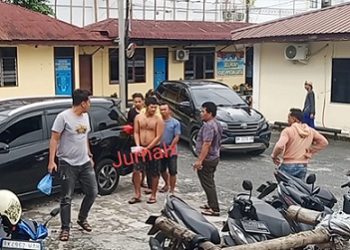 Tersangka MFP alias Aseng, DPS dan HM saat digiring ke ruangan pemeriksaan Sat Resnarkoba Polres Pematangsiantar