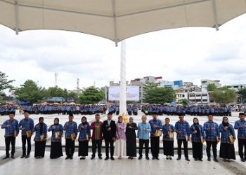 Walikota Tanjungbalai Mahyaruddin Salim Serahkan SK kepada 2.126 PPPK Paruh Waktu 2025