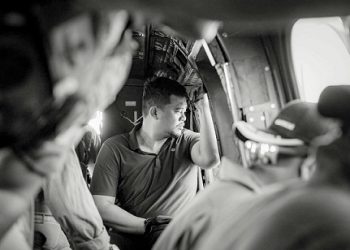 Gubernur Sumut Muhammad Bobby Afif Nasution saat lakukan pemantuan via udara kawasan Sibolga - Tapteng. (Foto Ist)