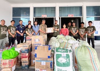 Mahasiswa mahasiswi UHKBPNP bersama Dek FM salurkan bantuan kemanusiaan