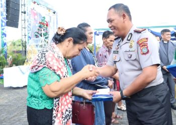 Kapolres Simalungun AKBP Marganda Aritonang, SH, SIK, MM hadiri Perayaan Natal Pemkab Simalungun