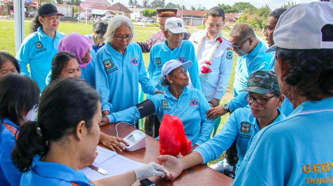 Wali Kota Pematangsiantar Wesly Silalahi SH MKn diwakili Staf Ahli Bidang Pembangunan Muhammad Hamdani Lubis SH, di acara Gebyar Lansia Kecamatan Siantar Marihat Kota Pematangsiantar Tahun 2025