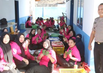 Kabag SDM Kompol Marnaek Ritonga SH monitoring dapur umum