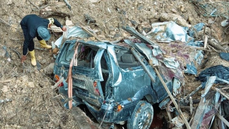 Satuan Brimob Polda Sumut melalui personel SAR Batalyon A Pelopor laksanakan operasi SAR. (Foto Ist)