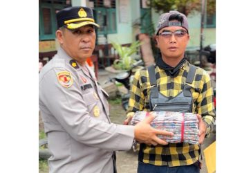 Tim pengiriman bantuan Polres Simalungun dipimpin Kabag Logistik KOMPOL Pandapotan Butar Butar S.H dan Kasat Samapta AKP Rudi Handoko S.H., M.H tiba di Posko Dapur Umum Kelurahan Sibual Nauli, Kabupaten Tapteng.