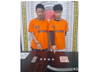 Kedua tersangka Agil Fathin Al Hazmi dan Andana Tri Azyuda beserta barang bukti