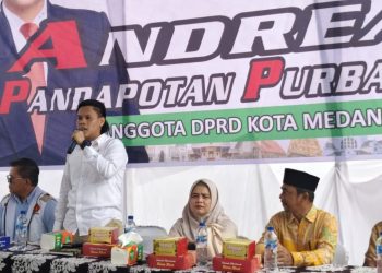 Anggota DPRD Fraksi Partai Gerindra Kota Medan Andreas Pandapotan Purba saat reses di Jalan Satu, Lingkungan 12, Kelurahan Pulo Brayan Bengkel Baru, Kecamatan Medan Timur. (Foto Ist
-'